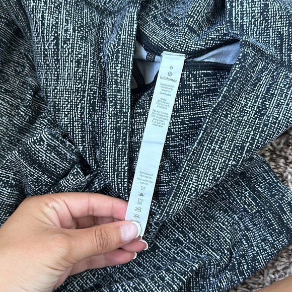 Lululemon - Picture 2 of 4